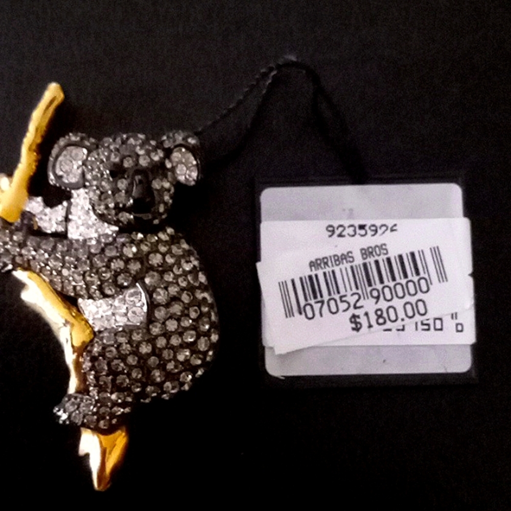 VINTAGE SWAROVSKI KOALA 🐨 BEAR ON BRANCH BROOCH - Picture 5 of 8
